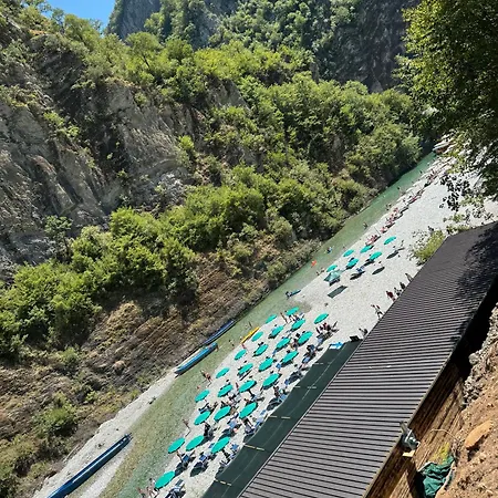 Villa's Gio Shala River فيلة Moll' e Shoshit