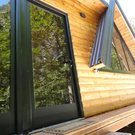 Villa's Gio Shala River فيلة Moll' e Shoshit