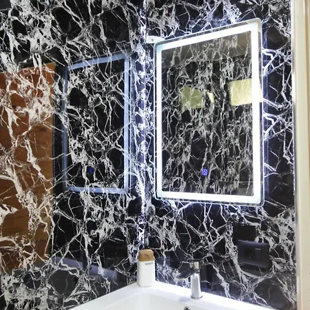 Villa's Gio Shala River Moll' e Shoshit