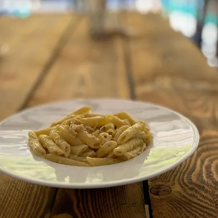 Villa's Gio Shala River Willa Moll' e Shoshit