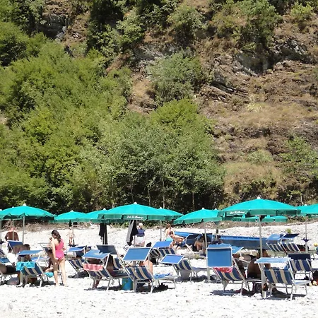 Willa Villa's Gio Shala River *