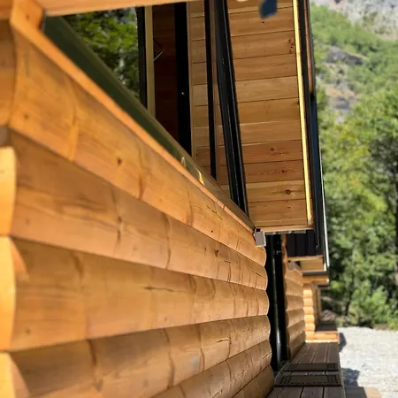 Villa's Gio Shala River Willa