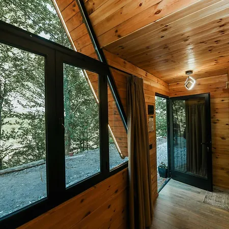 Villa's Gio Shala River Willa Moll' e Shoshit