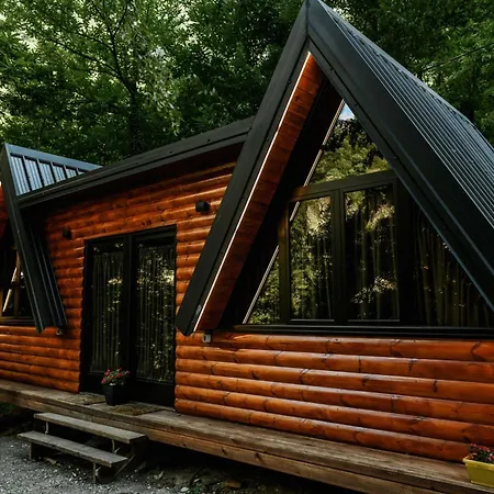 Villa's Gio Shala River * Moll' e Shoshit