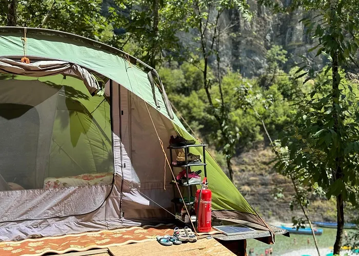 Villa's Gio Shala River *