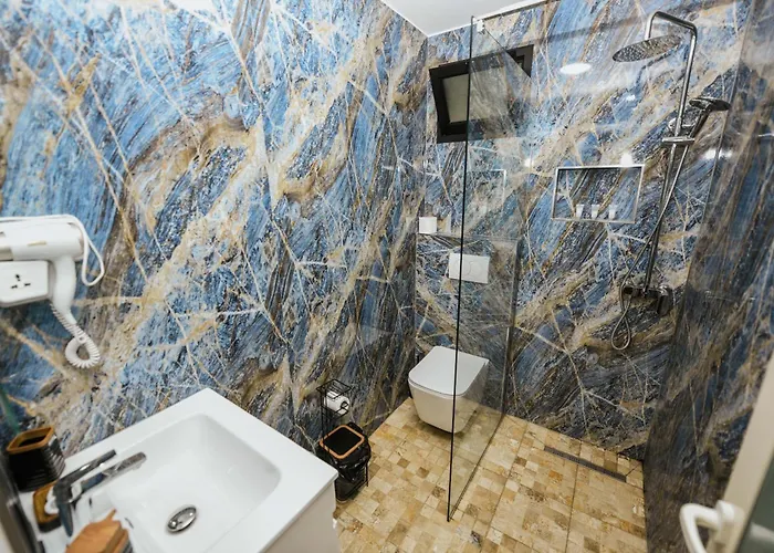 Villa's Gio Shala River Villa Moll' e Shoshit